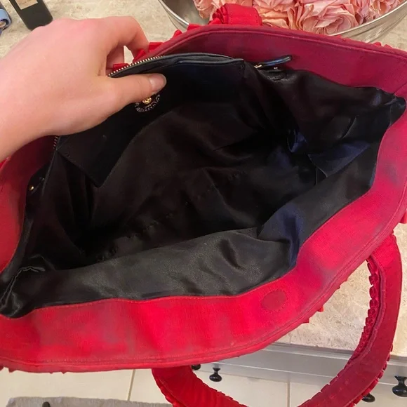 LOVE MOSCHINO RED SATIN RUFFLE HAND BAG - Picture 5 of 10